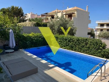 (Προς Ενοικίαση) Κατοικία Μεζονέτα || Αθήνα Νότια/Γλυφάδα - 103 τ.μ, 2 Υ/Δ, 1.800€