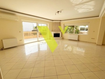 (For Rent) Residential Detached house || East Attica/Vari-Varkiza - 450 Sq.m, 5 Bedrooms, 5.000€