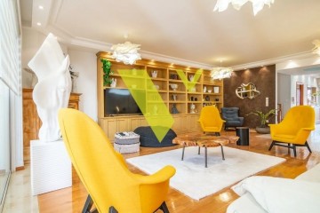 (Προς Πώληση) Κατοικία Μονοκατοικία || Αθήνα Νότια/Γλυφάδα - 320 τ.μ, 4 Υ/Δ, 2.000.000€