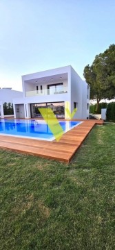 (For Sale) Residential Villa || East Attica/Vari-Varkiza - 600 Sq.m, 5 Bedrooms, 5.000.000€