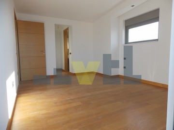 (For Sale) Residential Maisonette || Athens South/Glyfada - 190 Sq.m, 4 Bedrooms, 1.550.000€