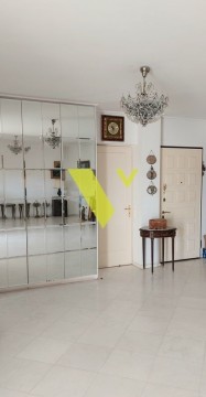 (For Sale) Residential Floor Apartment || Athens South/Glyfada - 155 Sq.m, 3 Bedrooms, 670.000€