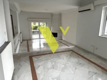 (Προς Πώληση) Κατοικία Οροφοδιαμέρισμα || Αθήνα Νότια/Γλυφάδα - 141 τ.μ, 2 Υ/Δ, 570.000€