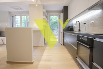 2135857 - Διαμέρισμα Προς Πώληση, Βάρη - Βάρκιζα, 63 τ.μ., €285.000