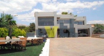 (Προς Πώληση) Επαγγελματικός Χώρος Κατάστημα || Ανατολική Αττική/Βάρη-Βάρκιζα - 770 τ.μ, 760.000€