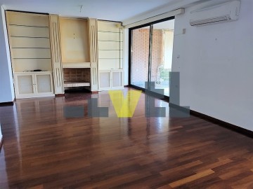 (Προς Ενοικίαση) Κατοικία Οροφοδιαμέρισμα || Αθήνα Νότια/Γλυφάδα - 125 τ.μ, 3 Υ/Δ, 1.500€