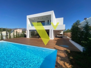 (For Sale) Residential Detached house || East Attica/Vari-Varkiza - 450 Sq.m, 5 Bedrooms, 2.000.000€